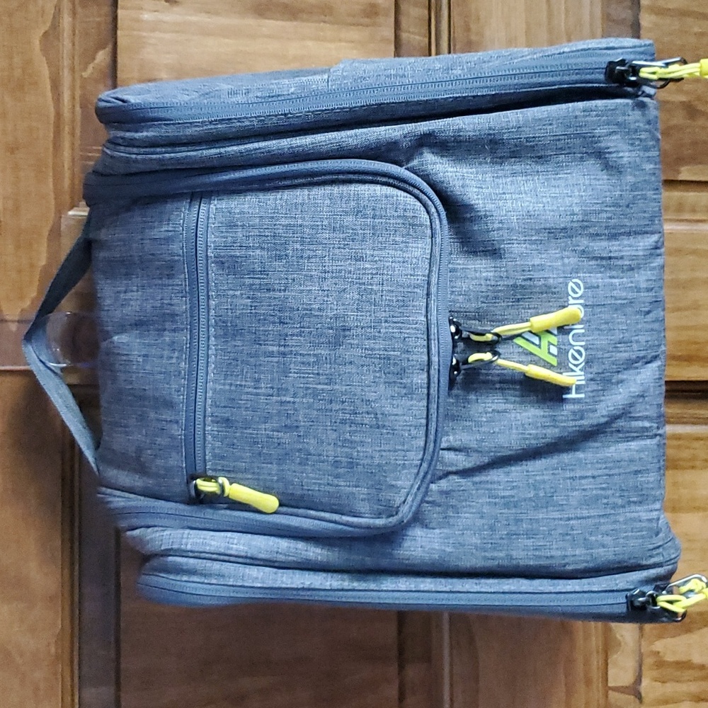 NWOT Hikenture Toiletry Travel Hanging Bag